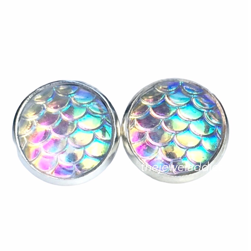 3 for 15🎀 mermaid scale Iridescent studs - Picture 11 of 12